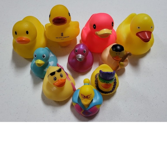 Lot of 11 Rubber Ducks Collectible Novelty Characters & Ritz Carlton - Picture 5 of 5